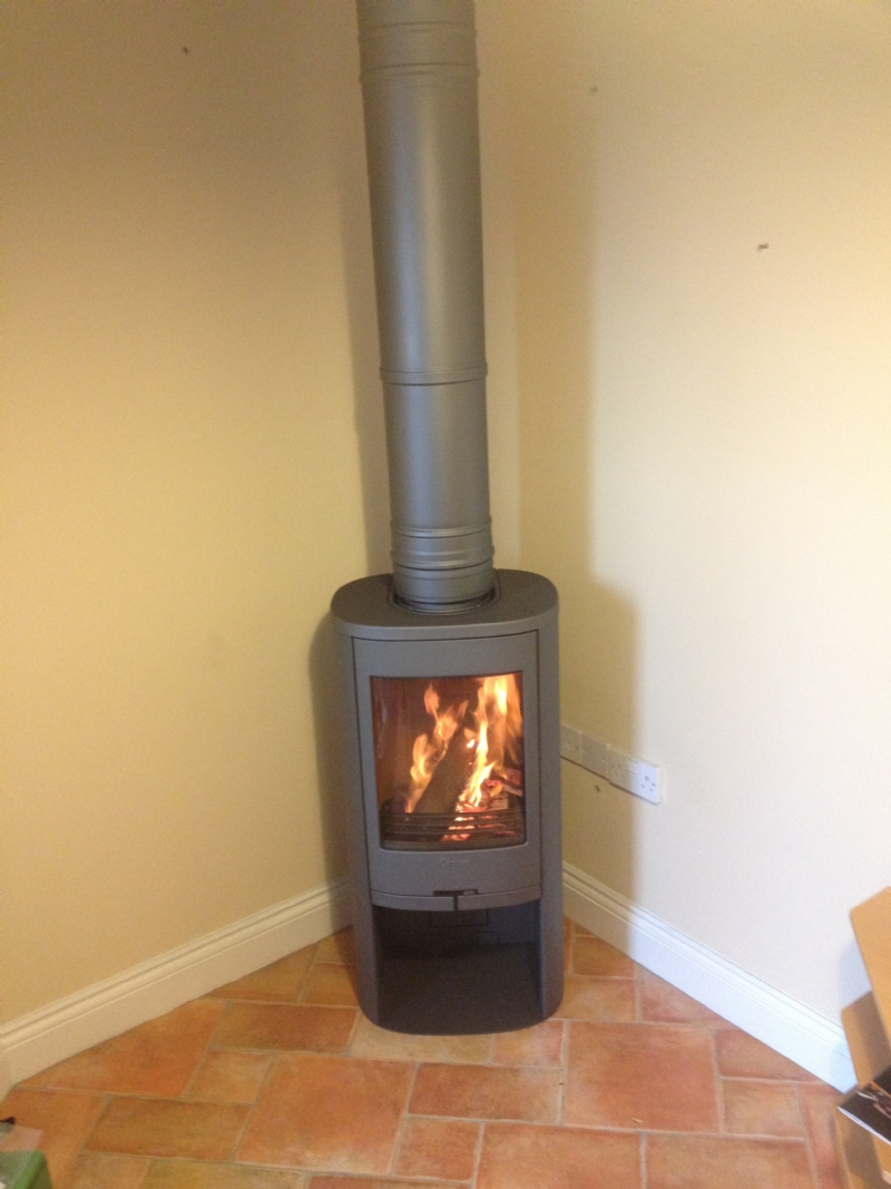 Contura 810 in a corner