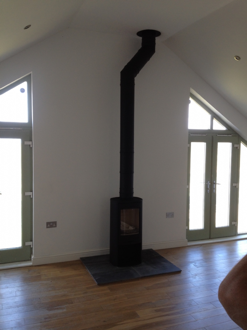 Contura 810 in black