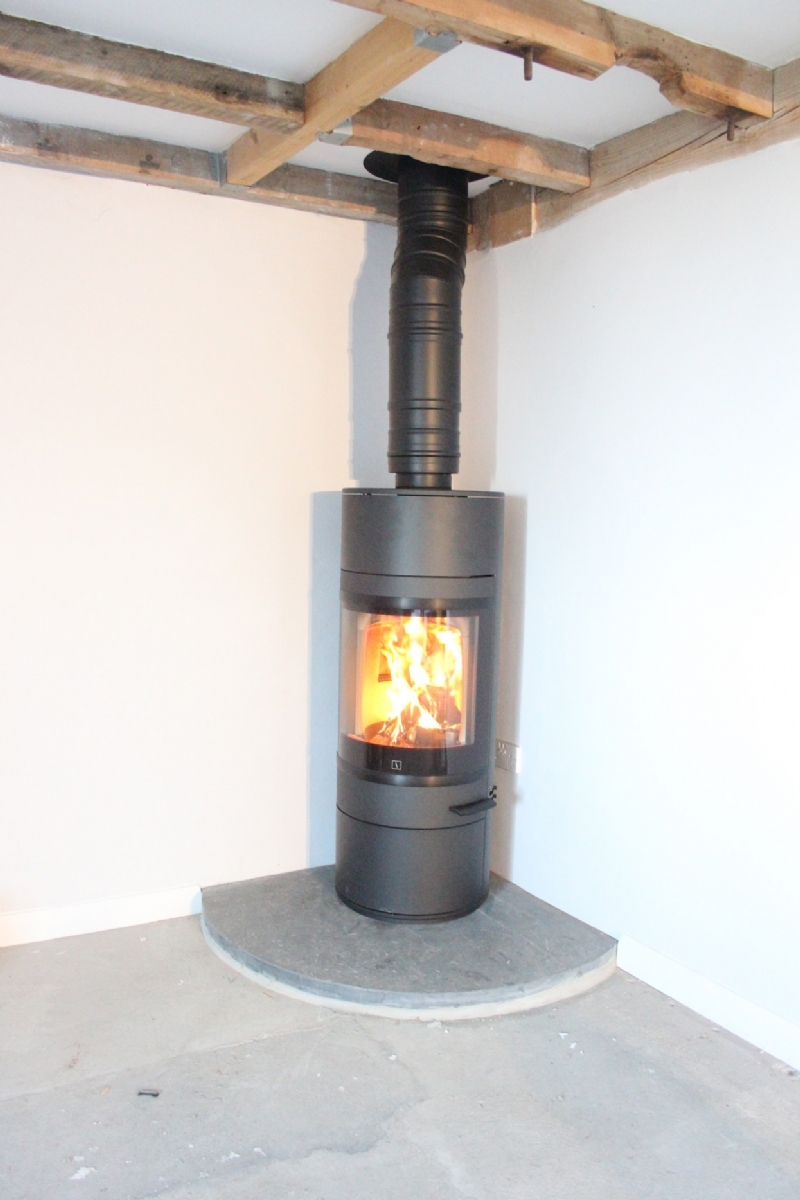Scan 83 being installed in a holiday home in Tredizzick