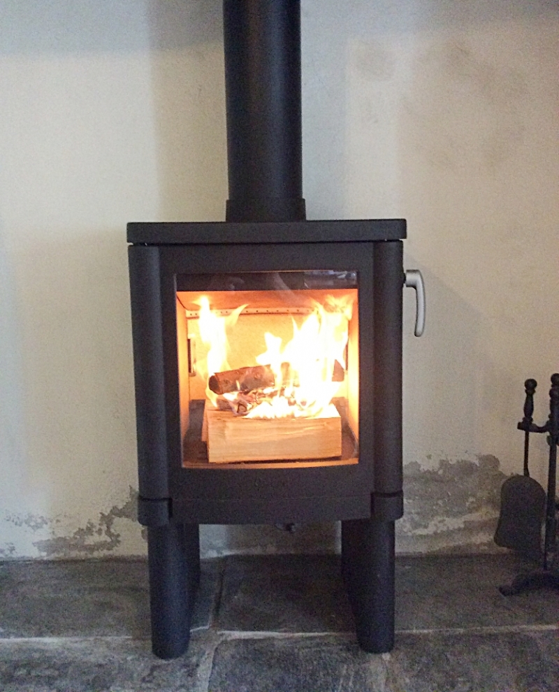 Contura 51 warms up a damp house