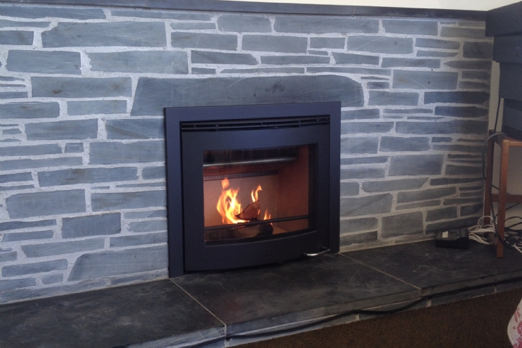Scan DSA 4-5 in a stone fireplace