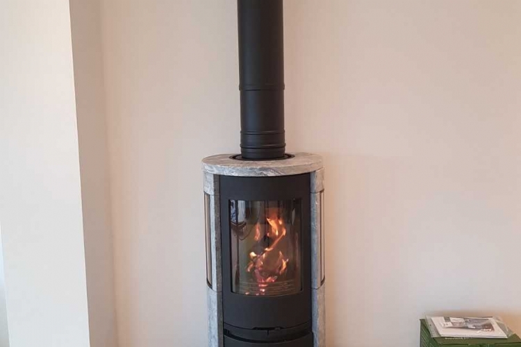 Contura 556T on a D shaped hearth