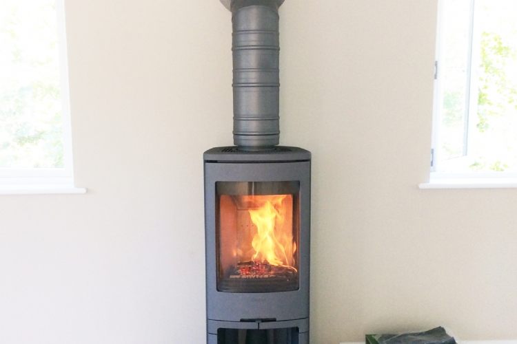 Contura 810 in new build in Cornwall