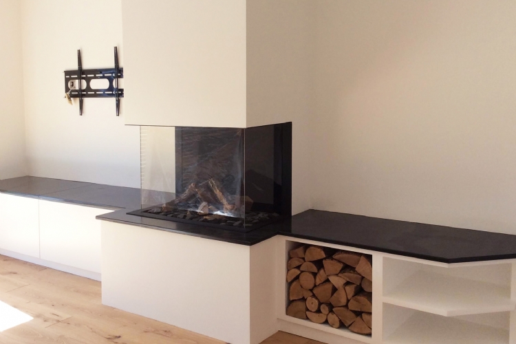 Dru Gas Fire and Feature Wall