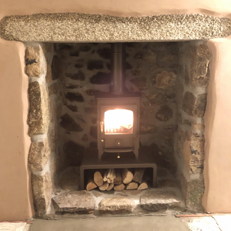 Traditional fireplace renovation by Kernow Fires with Clearview stove