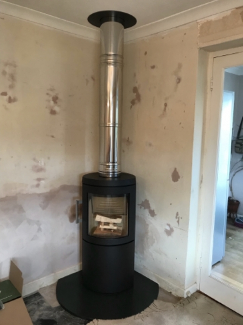 New freestanding corner fire in Cornwall