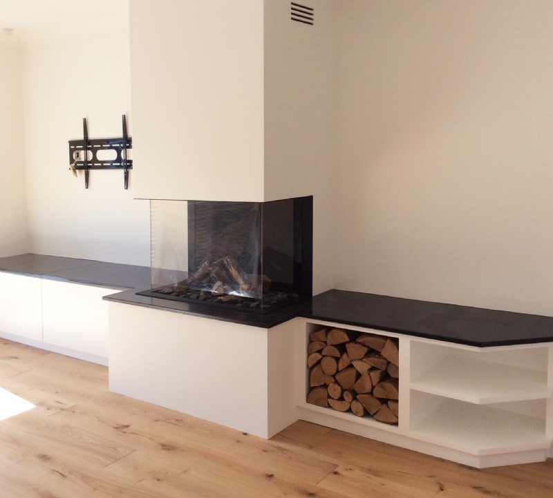 Dru Gas Fire and Feature Wall